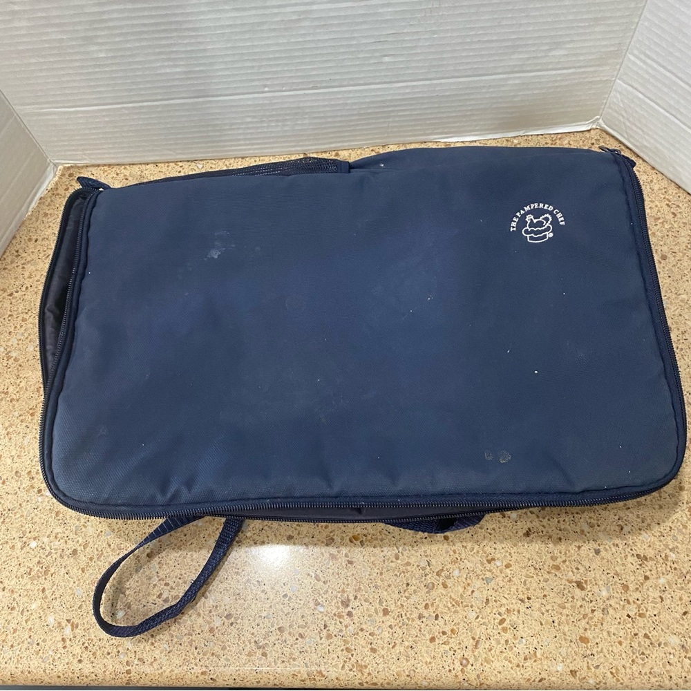 The Pampered Chef Insulated Casserole Dish Carrying Case Tote Zippered Bag
